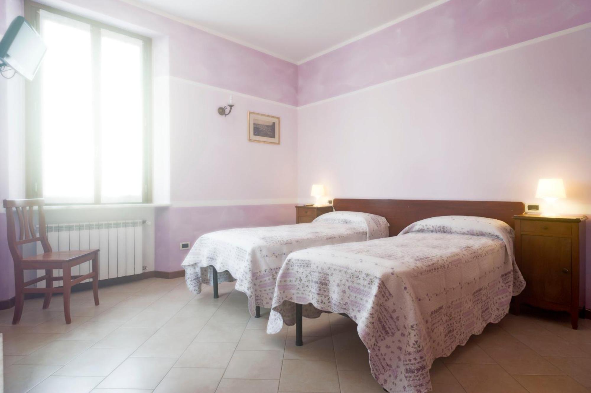 Villa Dircea CastellʼArquato エクステリア 写真