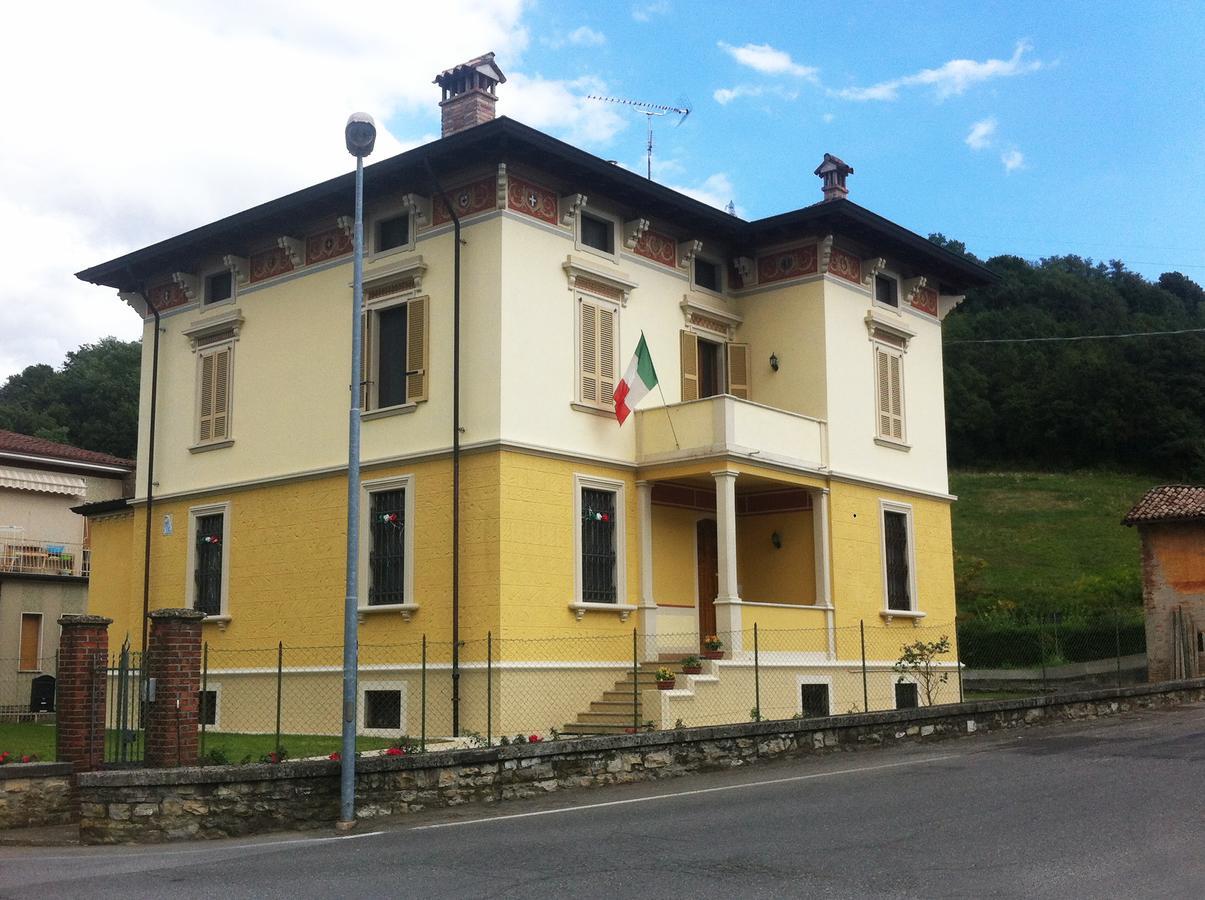 Villa Dircea CastellʼArquato エクステリア 写真